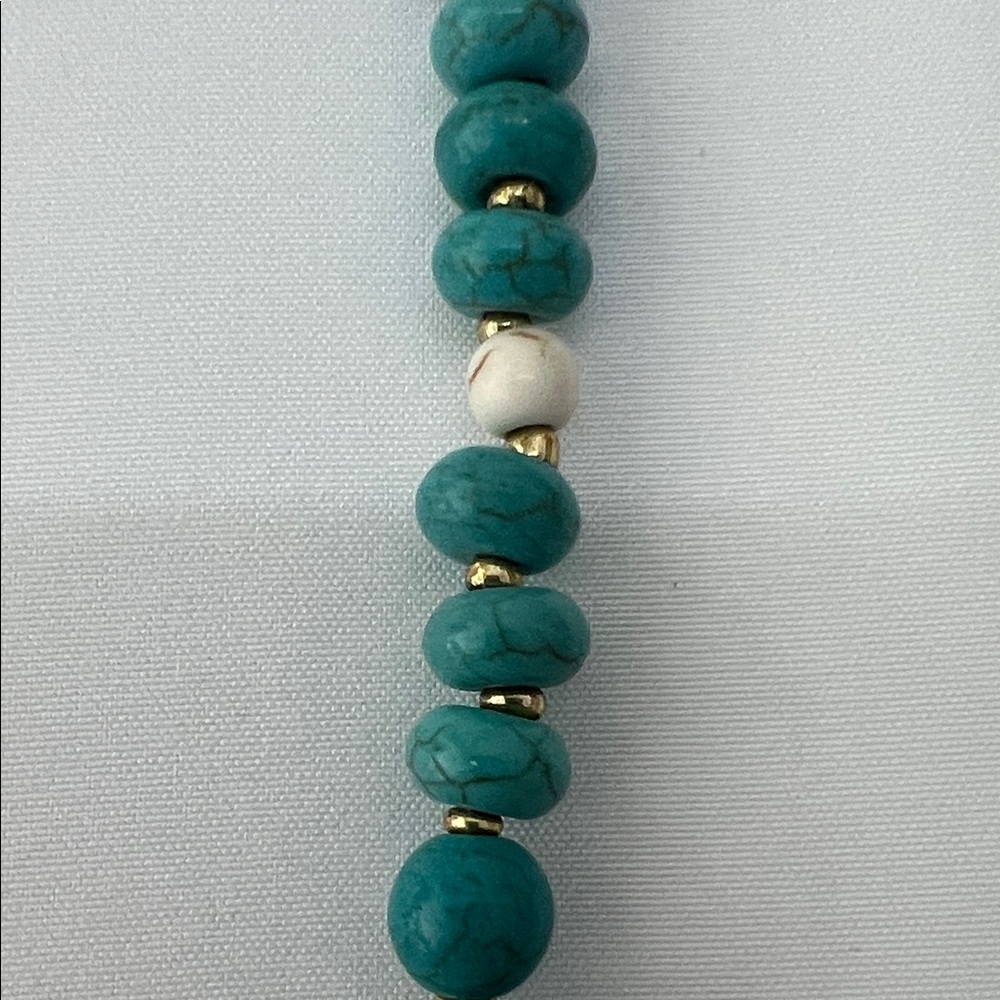 Elegant Turquoise and White Beaded Necklace 18 Inches Long Gold Beaded Spacers - Picture 3 of 5